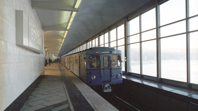 На станции московского метро Воробьевы горы