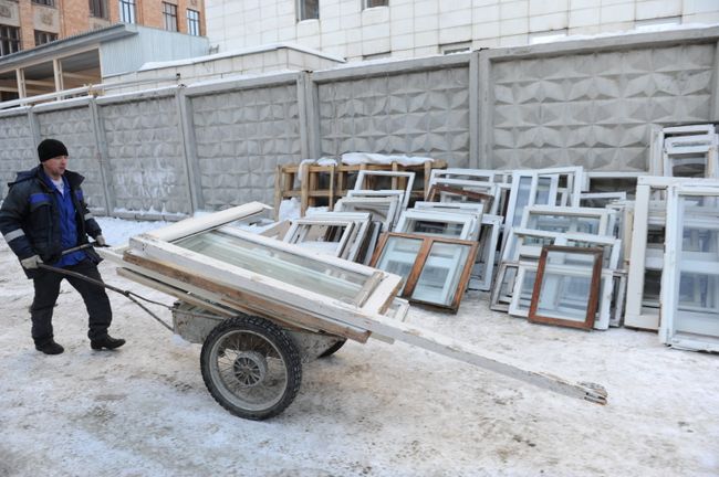 Последствия метеоритного дождя в Челябинске Последствия метеоритного дождя в Челябинске