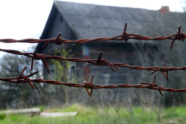 Переселенцам из деревни в зоне отчуждения Чернобыльской АЭС разрешили посетить свои дома