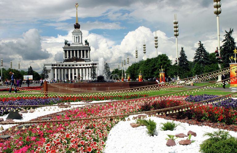 3-й Московский фестиваль цветников и ландшафтной архитектуры 3-й Московский фестиваль цветников и ландшафтной архитектуры