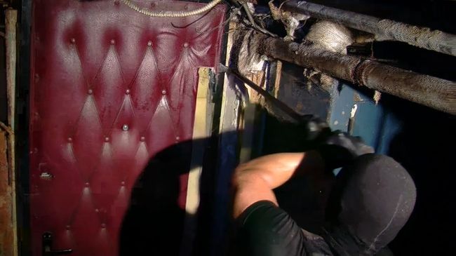 Полиция выломала дверь, чтобы попасть в общежитие для нелегалов в Москве