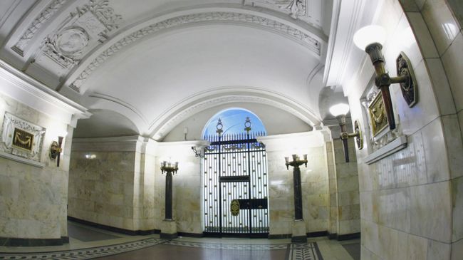 Станция Кольцевой линии Московского метрополитена Октябрьская Станция Кольцевой линии Московского метрополитена Октябрьская