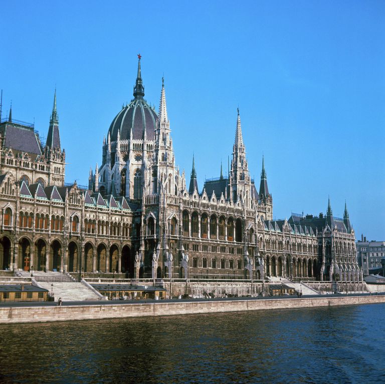 Здание Парламента в Будапеште Здание Парламента в Будапеште