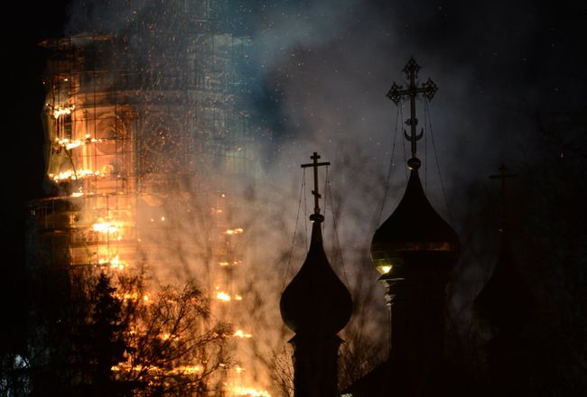 Пожар в Новодевичьем монастыре Пожар в Новодевичьем монастыре