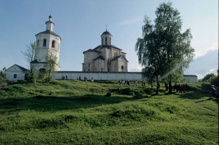 Вид на церковь Архангела Михаила