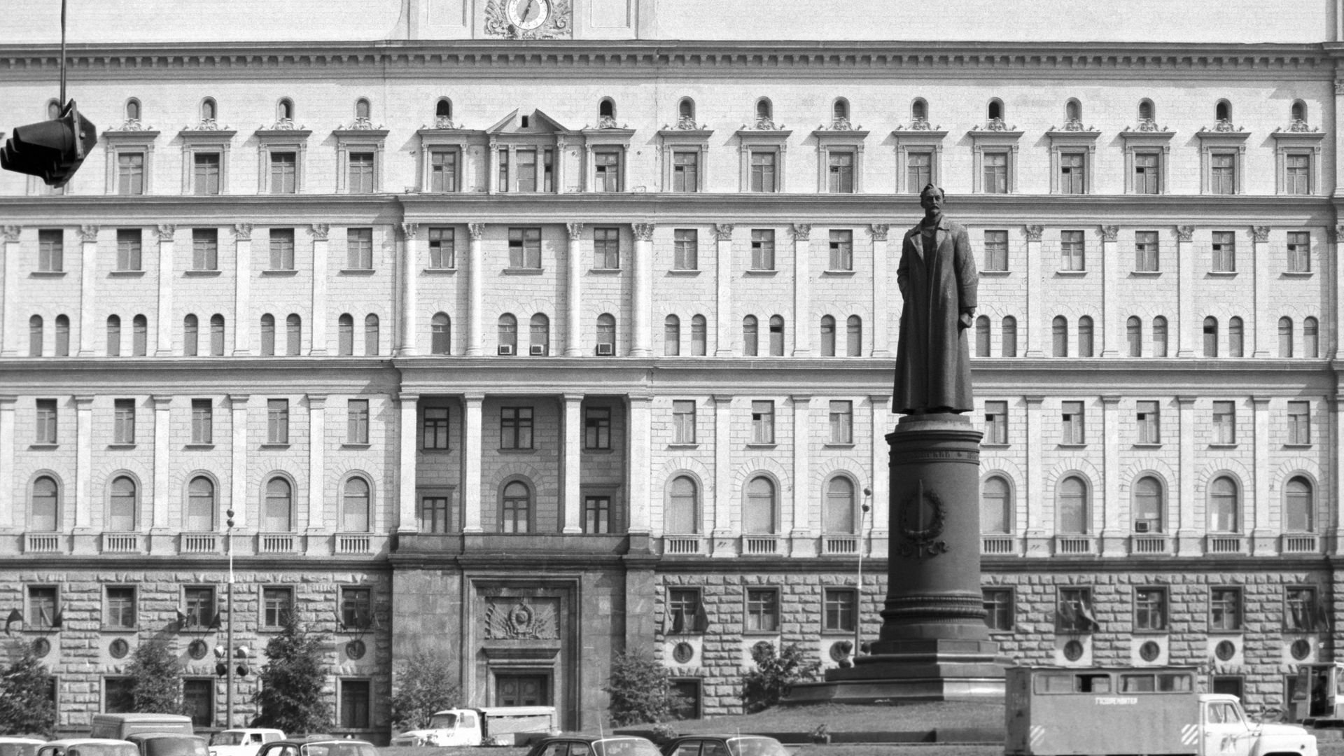 Памятник Феликсу Эдмундовичу Дзержинскому Памятник Феликсу Эдмундовичу Дзержинскому - РИА Новости, 1920, 10.02.2021
