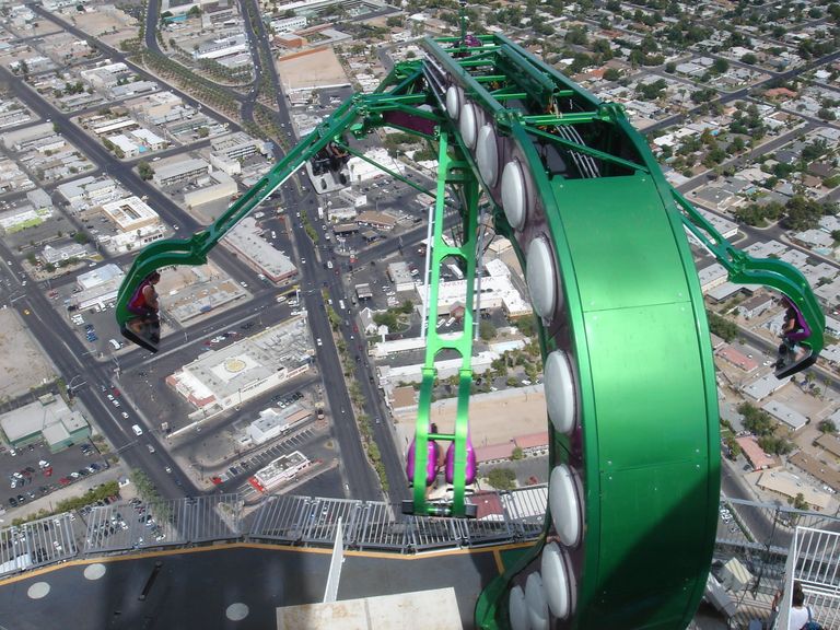 Аттракционы на крыше небоскреба Stratosphere в Лас-Вегасе Аттракционы на крыше небоскреба Stratosphere в Лас-Вегасе