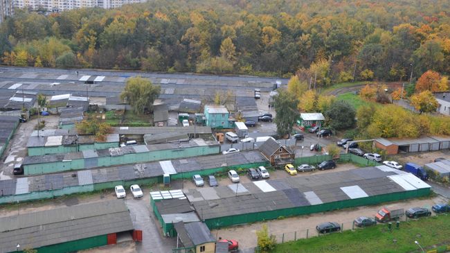 Гаражи у Битцевского лесопарка в Москве