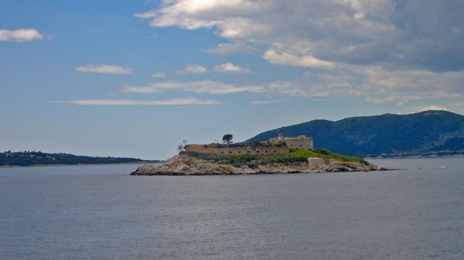 Остров Мамула.