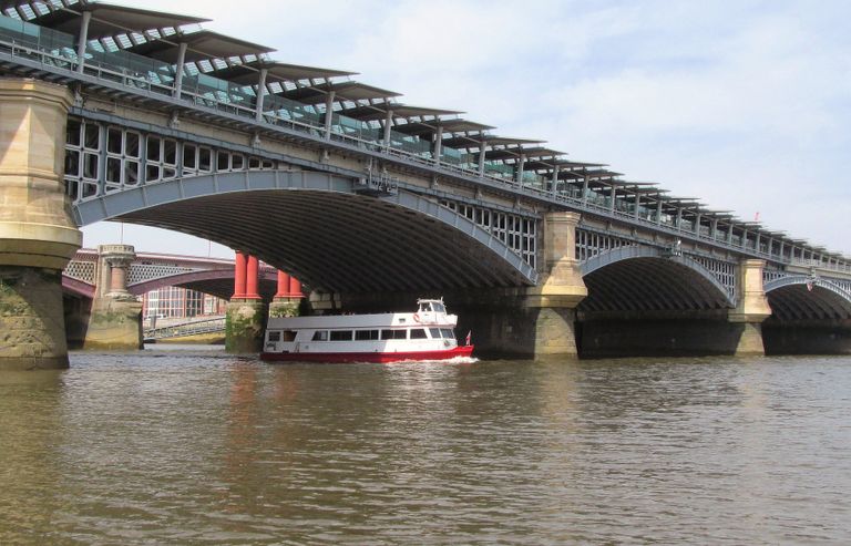 Blackfriars Bridge, Лондон