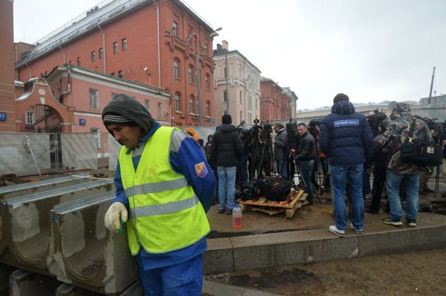 В центре Москвы нашли подземную тайную комнату. У подземной комнаты, обнаруженной археологами у основания Китайгородской стены в Москве. В центре Москвы нашли подземную тайную комнату. У подземной комнаты, обнаруженной археологами у основания Китайгородской стены в Москве.