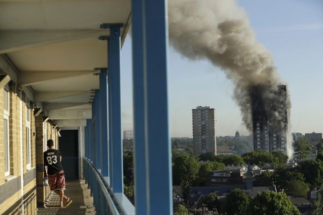 Пожар в жилом доме в Лондоне Пожар в жилом доме в Лондоне