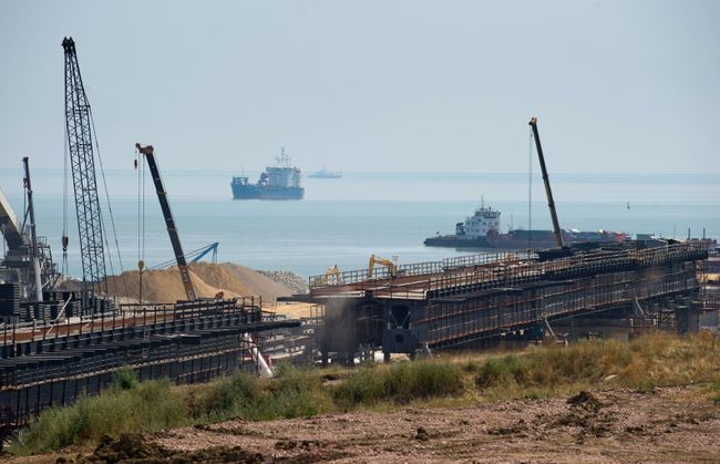 Строительство автомобильных подходов к мосту через Керченский пролив