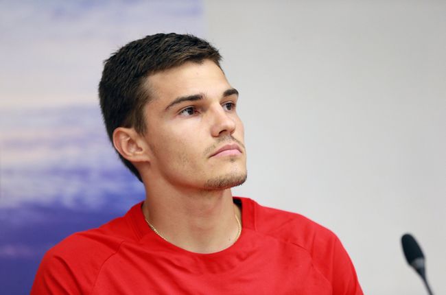 Полузащитник Спартака Роман Зобнин Полузащитник Спартака Роман Зобнин