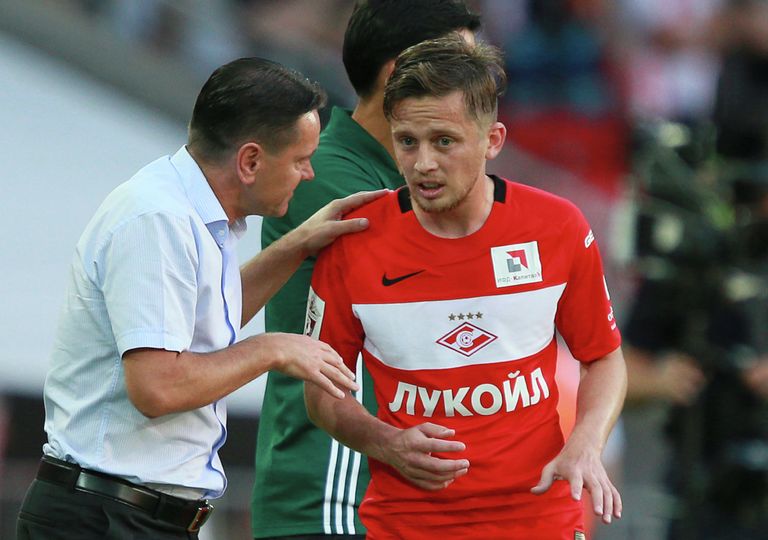 Главный тренер Спартака Дмитрий Аленичев (слева) и полузащитник Спартака Жано Ананидзе Главный тренер Спартака Дмитрий Аленичев (слева) и полузащитник Спартака Жано Ананидзе