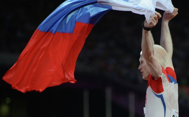 Российский спортсмен Федор Триколич, завоевавший золотую медаль в беге на 100 метров, на соревнованиях по легкой атлетике на ХIV летних Паралимпийских играх в Лондоне Российский спортсмен Федор Триколич, завоевавший золотую медаль в беге на 100 метров, на соревнованиях по легкой атлетике на ХIV летних Паралимпийских играх в Лондоне