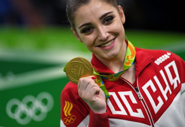 Олимпийская чемпионка Рио-2016 гимнастка Алия Мустафина Олимпийская чемпионка Рио-2016 гимнастка Алия Мустафина