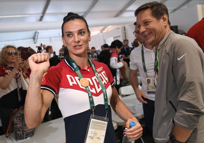 Двукратная олимпийская чемпионка в прыжках с шестом Елена Исинбаева и президент Олимпийского комитета России (ОКР) Александр Жуков Двукратная олимпийская чемпионка в прыжках с шестом Елена Исинбаева и президент Олимпийского комитета России (ОКР) Александр Жуков