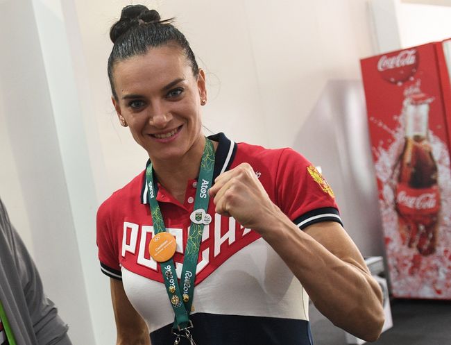 Двукратная олимпийская чемпионка в прыжках с шестом Елена Исинбаева Двукратная олимпийская чемпионка в прыжках с шестом Елена Исинбаева