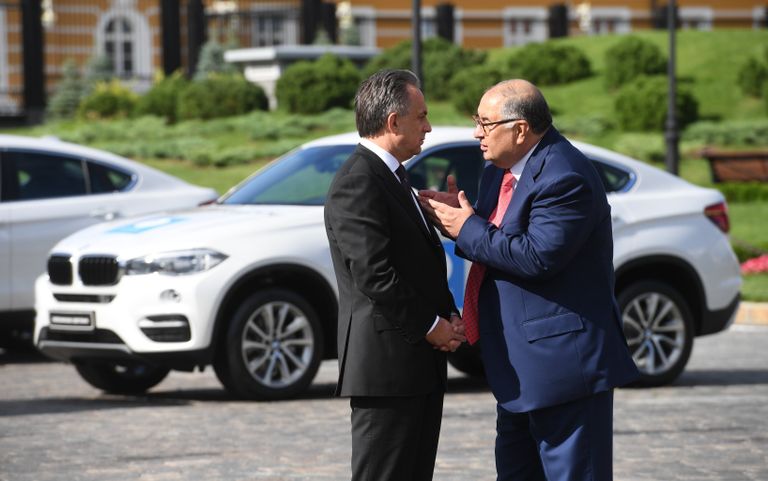 Министр спорта РФ Виталий Мутко (слева) и бизнесмен, основатель USM Holdings Алишер Усманов Министр спорта РФ Виталий Мутко (слева) и бизнесмен, основатель USM Holdings Алишер Усманов