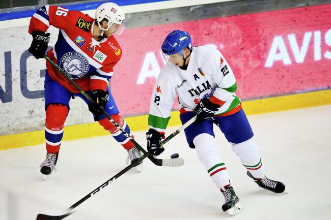 Игровой момент матча Норвегия - Италия Игровой момент матча Норвегия - Италия