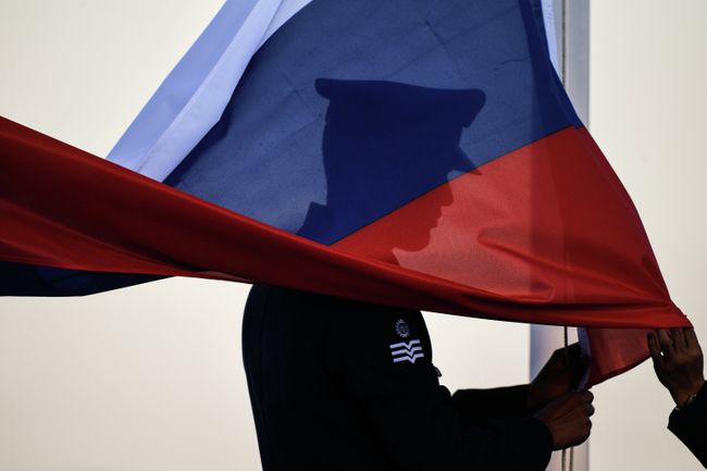 Поднятие флага России Поднятие флага России