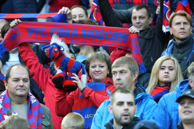 Болельщики ПФК ЦСКА на матче 8-го тура чемпионата России по футболу Болельщики ПФК ЦСКА на матче 8-го тура чемпионата России по футболу
