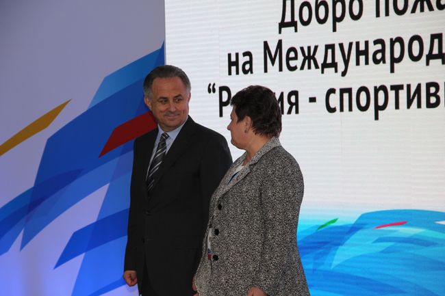 Виталий Мутко и губернатор Владимирской области Светлана Орлова открывают выставку Современный спорт. Инновации и перспективы
