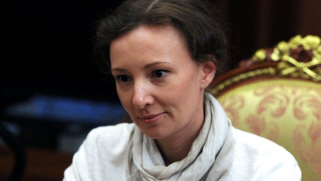 Глава исполкома пензенского ОНФ Анна Кузнецова, получившая назначение Уполномоченным при президенте по правам ребенка, во время встречи с президентом РФ Владимиром Путиным в Кремле. 9 сентября 2016