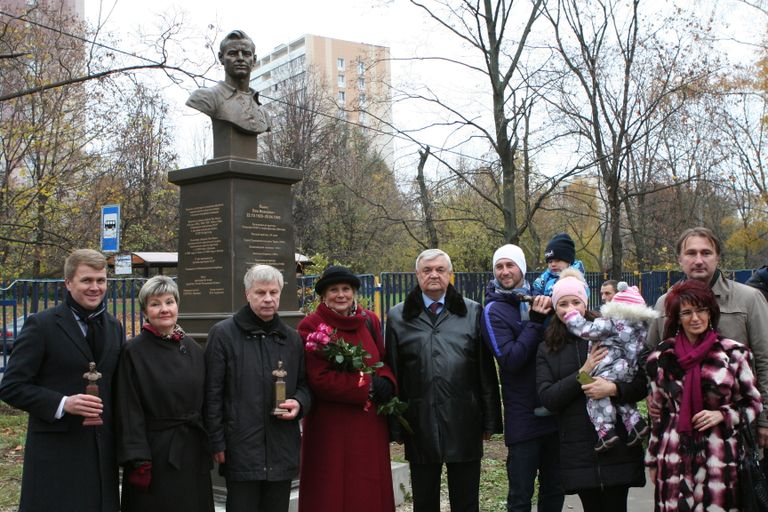 Церемония открытия бюста Льва Яшина Церемония открытия бюста Льва Яшина