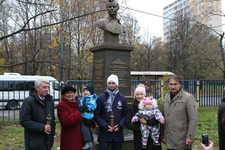 Церемония открытия бюста Льва Яшина Церемония открытия бюста Льва Яшина