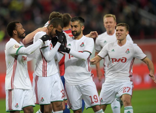 Футболисты Локомотива