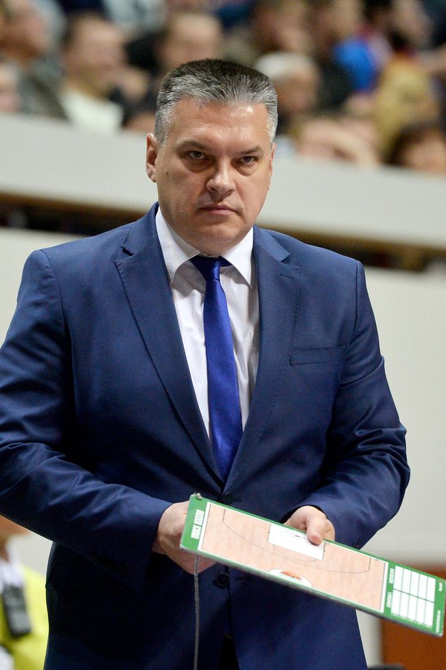 Главный тренер БК УНИКС Евгений Пашутин Главный тренер БК УНИКС Евгений Пашутин