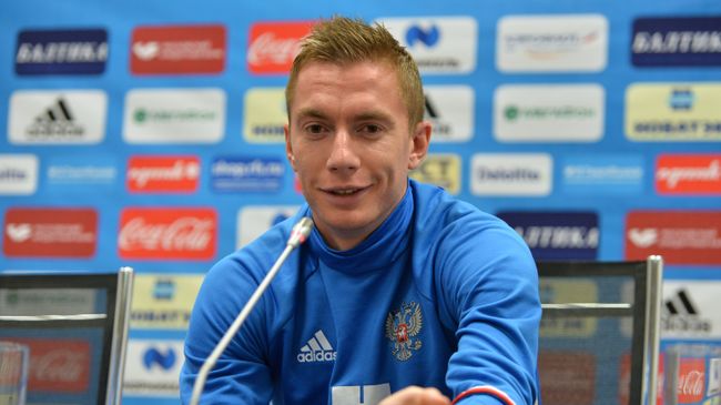 Защитник сборной России Андрей Семёнов Защитник сборной России Андрей Семёнов