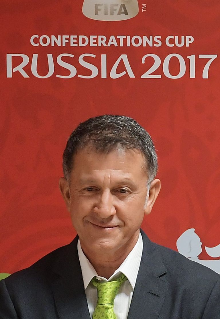 Главный тренер сборной Мексики по футболу Хуан Карлос Осорио