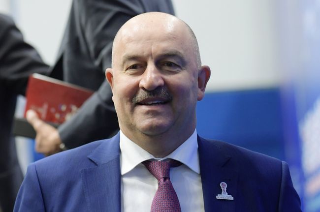 Главный тренер сборной России по футболу Станислав Черчесов Главный тренер сборной России по футболу Станислав Черчесов