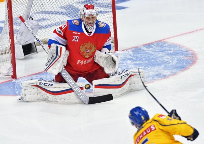 Вратарь сборной России Илья Сорокин (слева) Вратарь сборной России Илья Сорокин (слева)