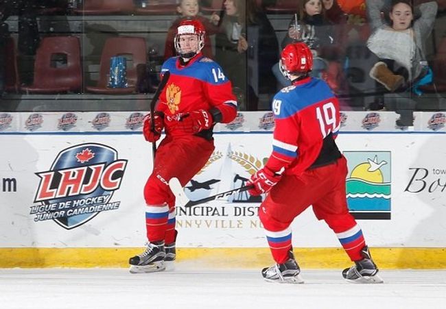 Хоккеисты юниорской сборной России