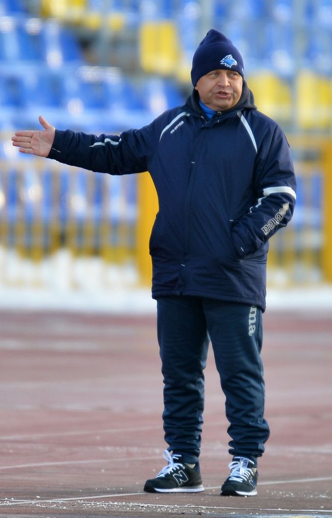 Главный тренер ФК Сибирь Сергей Кирсанов