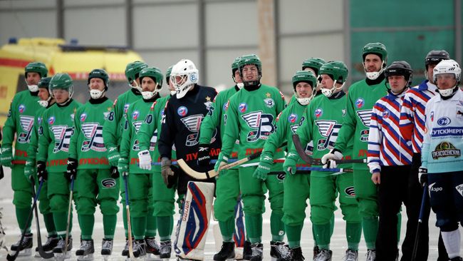 Хоккеисты Водника