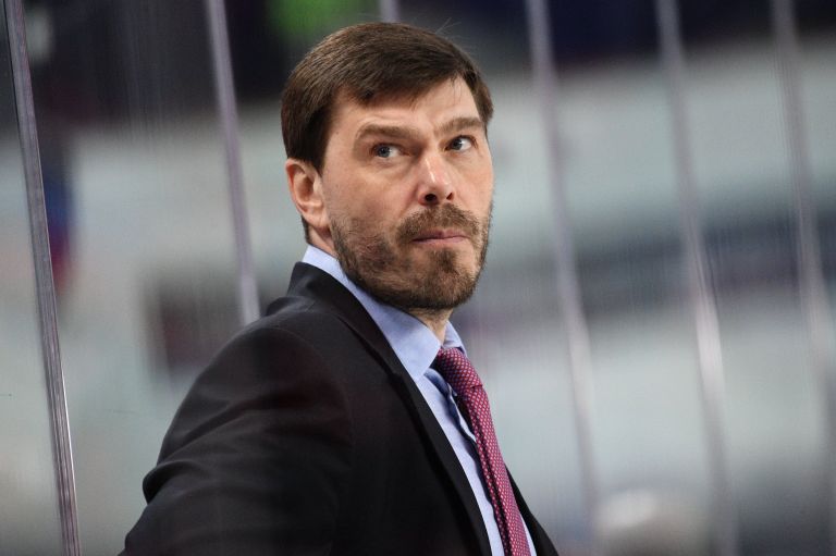 Главный тренер ХК Локомотив Алексей Кудашов