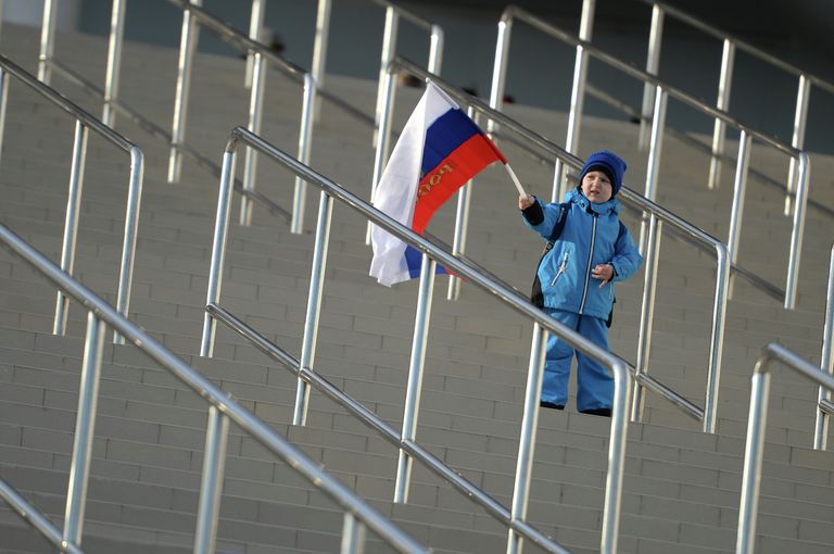 Юный болельщик перед началом товарищеского матча между сборными России и Бельгии Юный болельщик перед началом товарищеского матча между сборными России и Бельгии