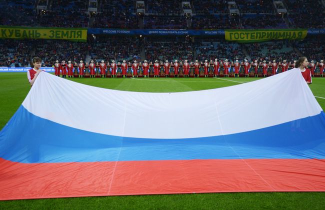 Флаг России и хор перед началом товарищеского матча между сборными России и Бельгии Флаг России и хор перед началом товарищеского матча между сборными России и Бельгии