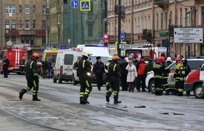 У станции метро Технологический институт в Санкт-Петербурге У станции метро Технологический институт в Санкт-Петербурге