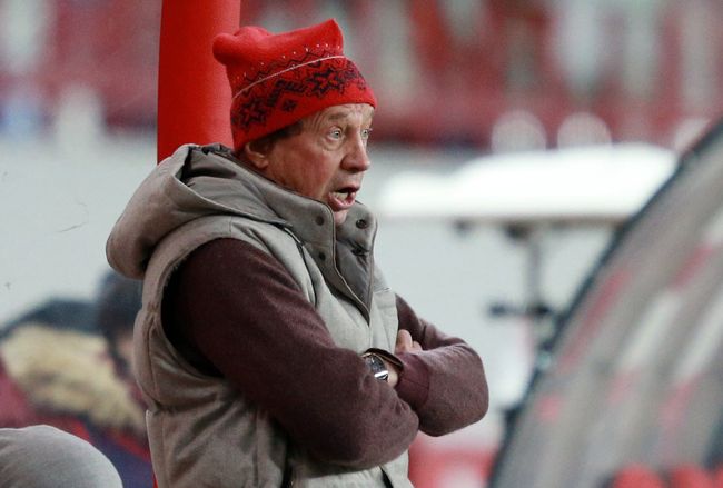 Главный тренер ФК Локомотив Юрий Семин