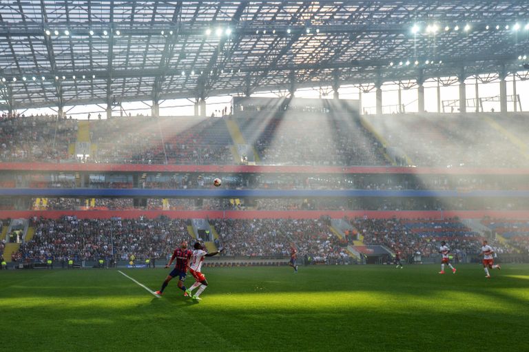 Игровой момент матча 26-го тура чемпионата России по футболу среди клубов Премьер-лиги между командами ПФК ЦСКА (Москва) и ФК Спартак (Москва) Игровой момент матча 26-го тура чемпионата России по футболу среди клубов Премьер-лиги между командами ПФК ЦСКА (Москва) и ФК Спартак (Москва)