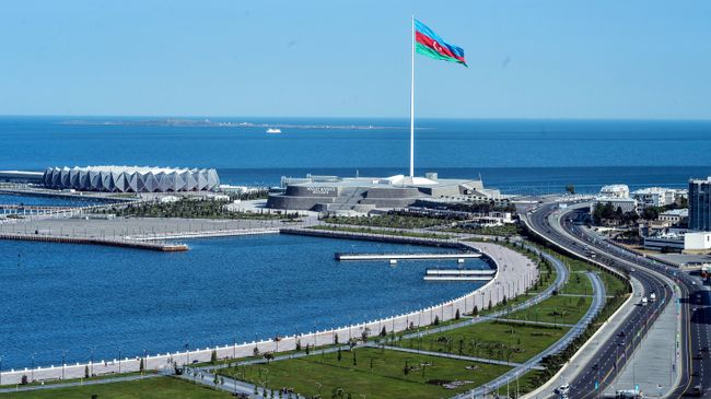 Вид на Баку со смотровой площадки. Вид на Баку со смотровой площадки.