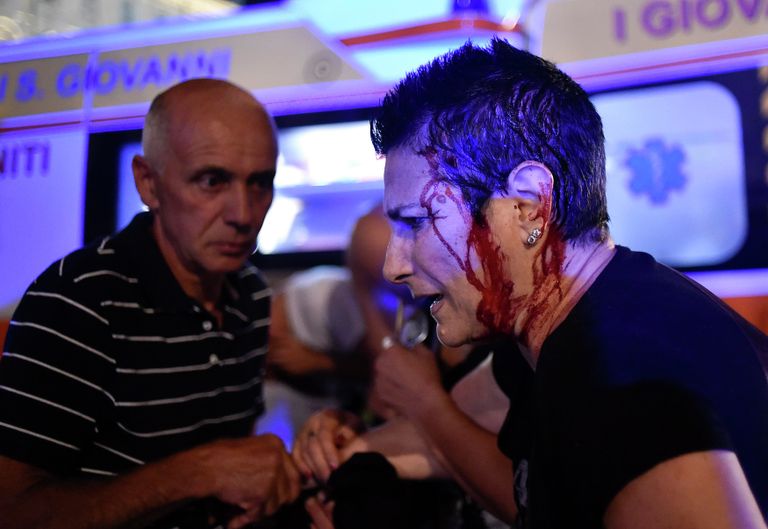 Болельщики Ювентуса, пострадавшие в давке в фан-зоне во время финала Лиги чемпионов Болельщики Ювентуса, пострадавшие в давке в фан-зоне во время финала Лиги чемпионов