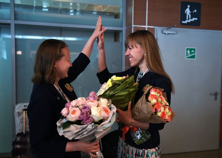 Члены женской сборной России по шахматам Валентина Гунина (слева) и Ольга Гиря Члены женской сборной России по шахматам Валентина Гунина (слева) и Ольга Гиря