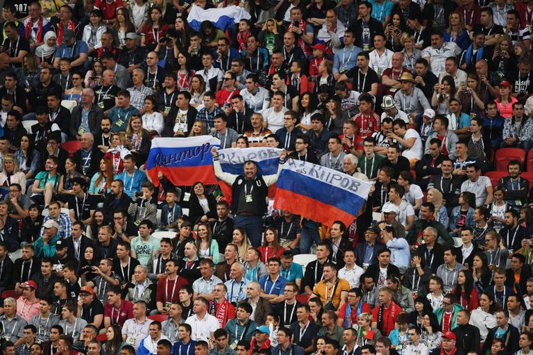 Болельщики во время матча Болельщики во время матча